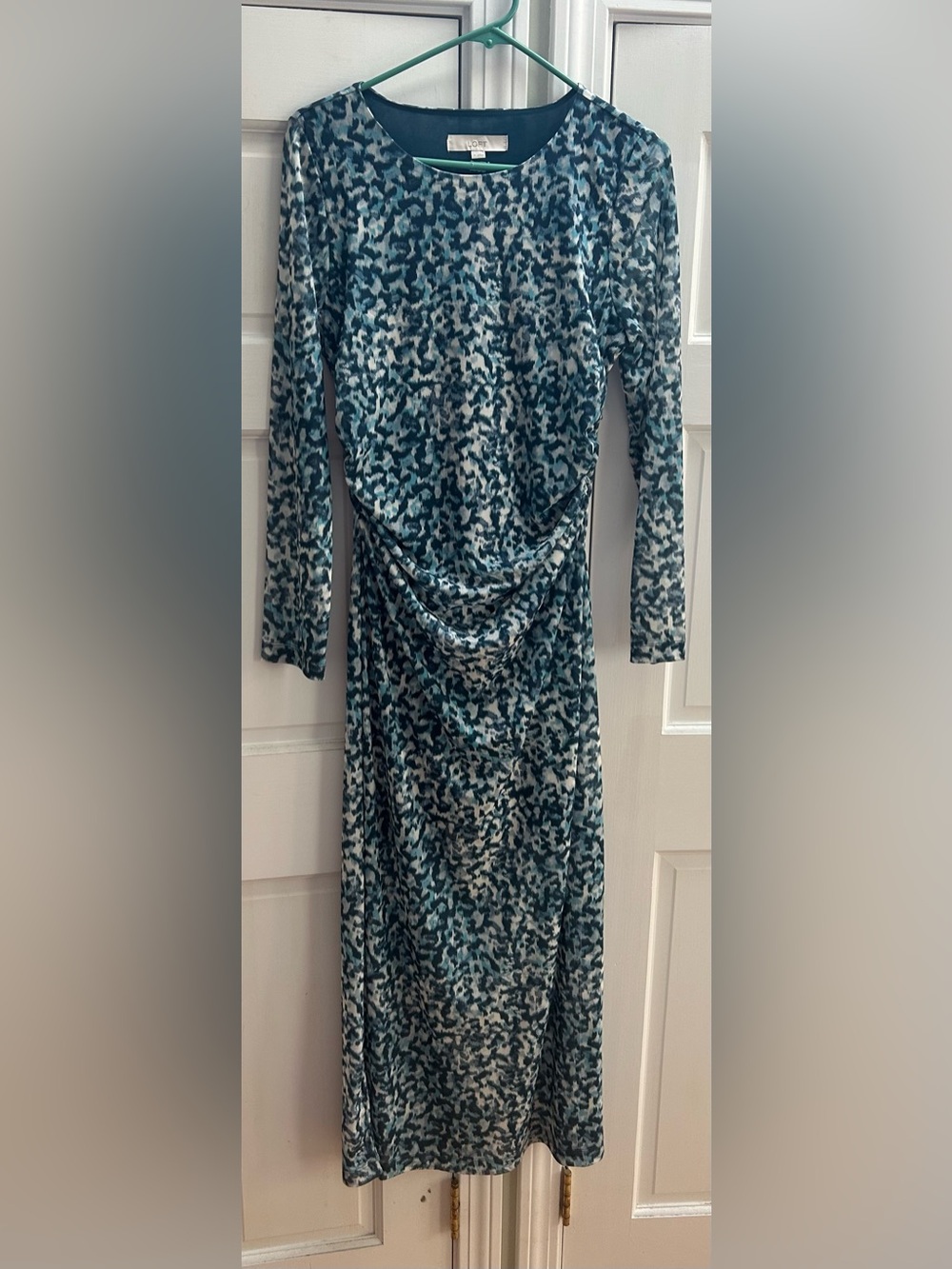 LOFT-Size Medium Long Sleeve Teal Shades/White Patterned Maxi Dress